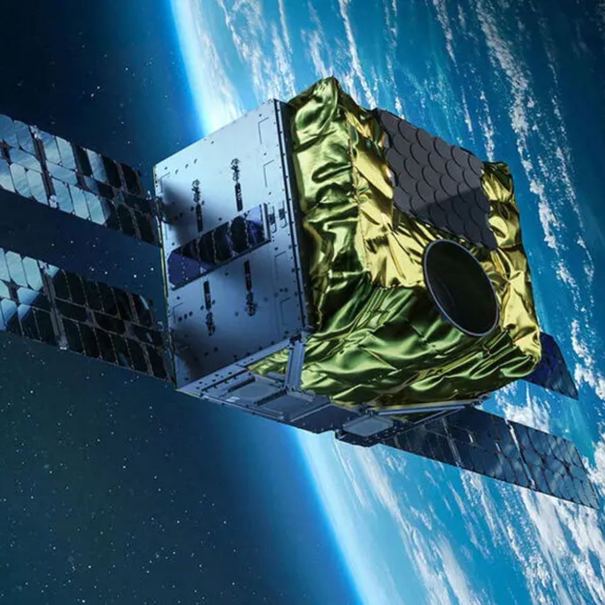 En satellit der svæver over jorden ude i rummet