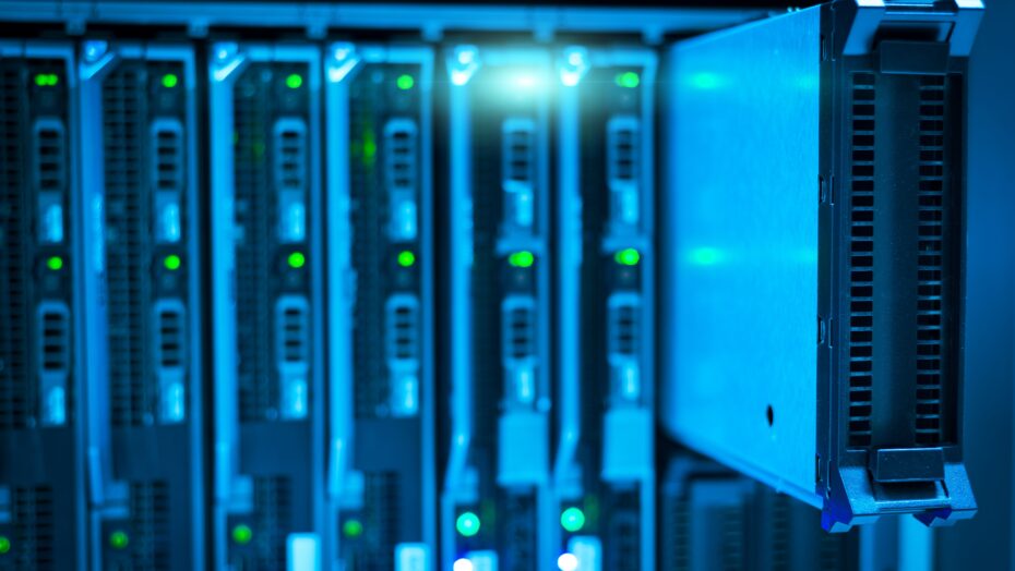 Komponenter fra en stor computer